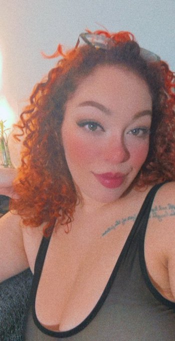 Snapchat filters are wild 😭😂 https://t.co/gaBLOnnnEM