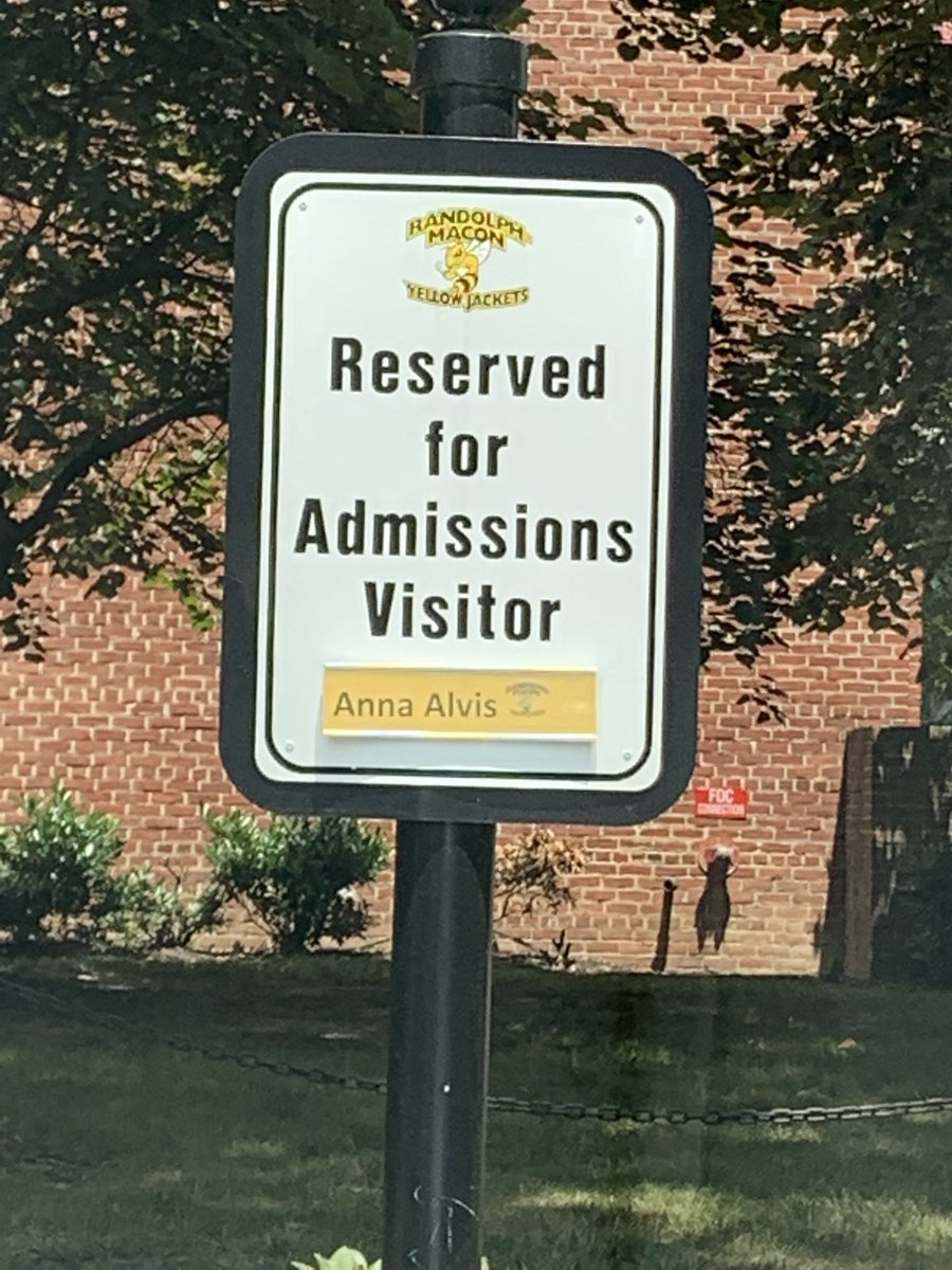 BethAlvis's tweet photo. This summer has involved rivah time, college tours, lots of wedding showers and a wedding, and finally the beach. #RESteachersummer https://t.co/y9JeP9bwRR
