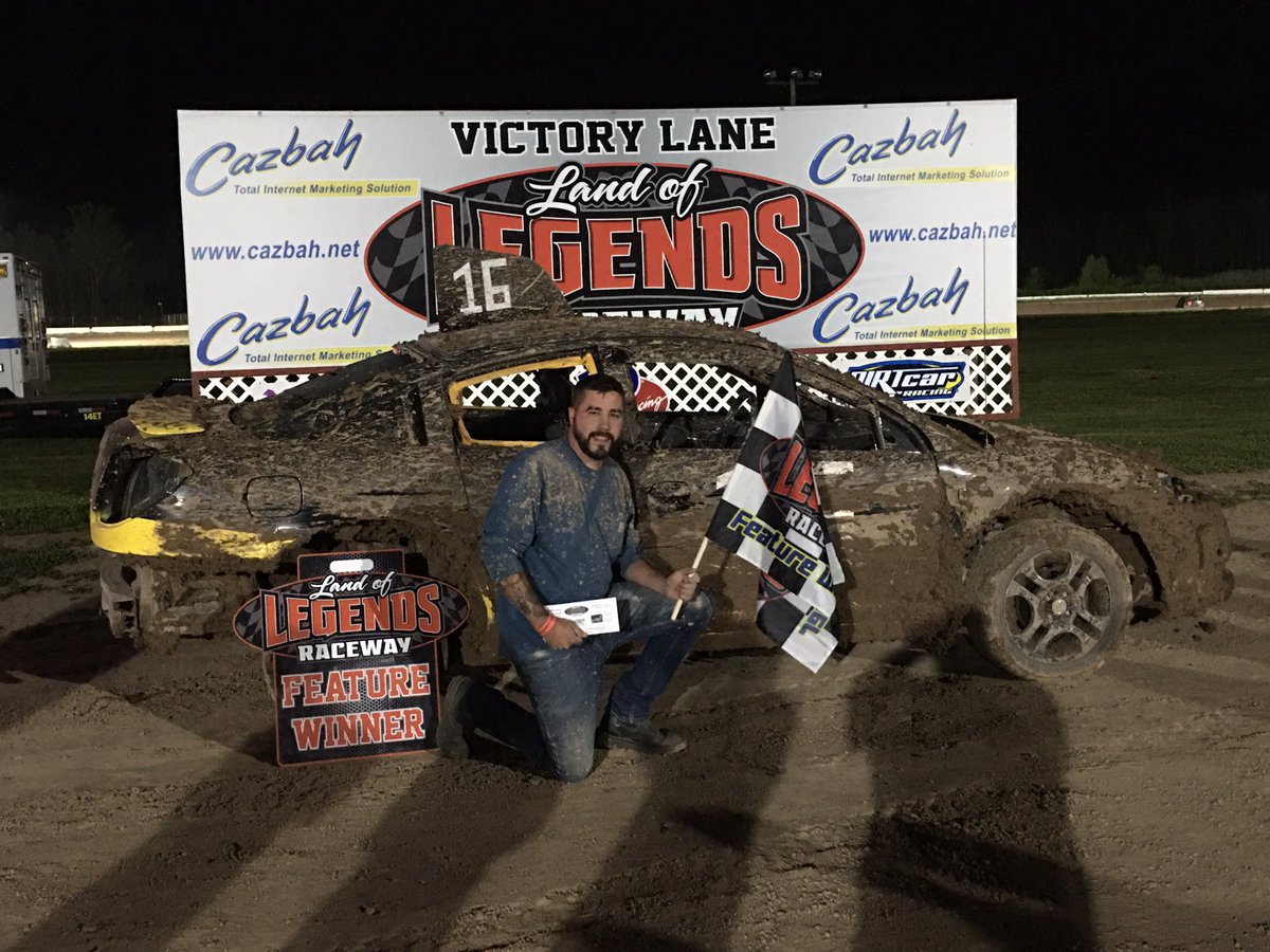 LandofLegendsNY's tweet photo. Alex Archer #16 wins the 4 Cylinder Twin 50 over Pat Kerrick #37x & Jeff Hand #48. Archer wins $500 and the #1 starting spot for The Hangover on January 1, 2022! https://t.co/tRxfYaKNwE
