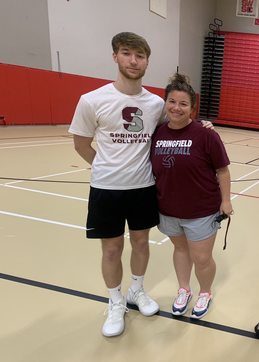 BHSvolleyball_'s tweet photo. From athletes to coaches, these two continue to be great leaders for the #PROGRAM. Lucky to have had the chance to learn from them & loved watching them take us to the next level this summer. Best of luck in your season @Rico_wardlow & @PMondini16! #twoyearcontract https://t.co/AZof1Vxgq2
