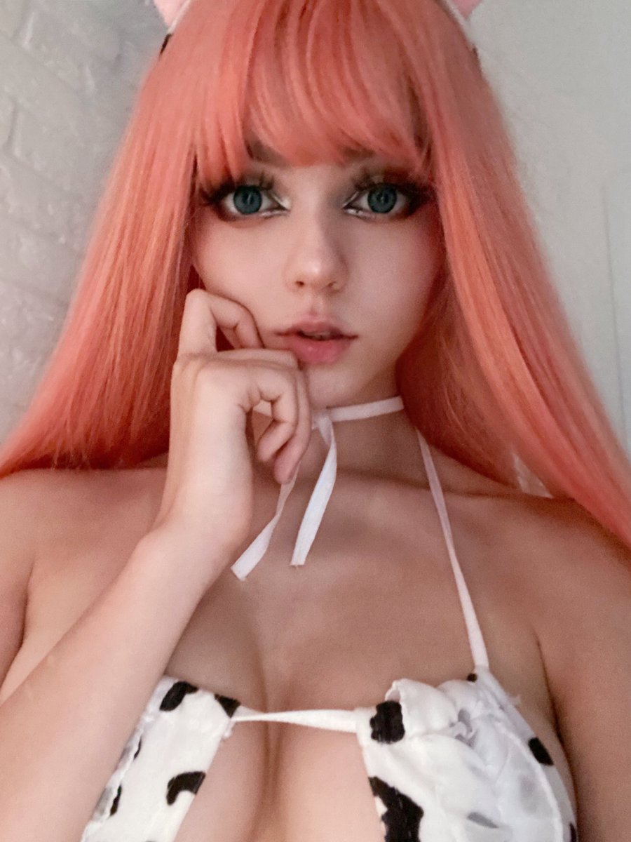 madnessalison's tweet photo. Hello,baka, do you wanna some milk? https://t.co/X0QVAWRfae