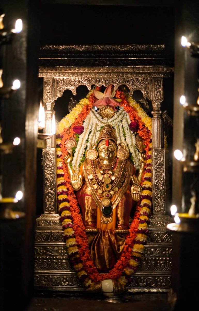 KateelShri's tweet photo. ಕಟೀಲು ಶ್ರೀದುರ್ಗಾಪರಮೇಶ್ವರಿ ಅಮ್ಮನವರ ಇವತ್ತಿನ ದಿನದ   ಅಲಂಕಾರ 29-07-2021 https://t.co/vyUMdiBcEK