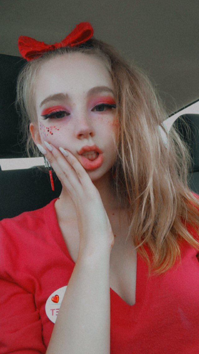 thespacebimbo's tweet photo. Workin’ Girl ❤️‍🔥
-
#target #workchic #workstyle #redfashion #red #bow #glitter https://t.co/0qh5OlHD2h
