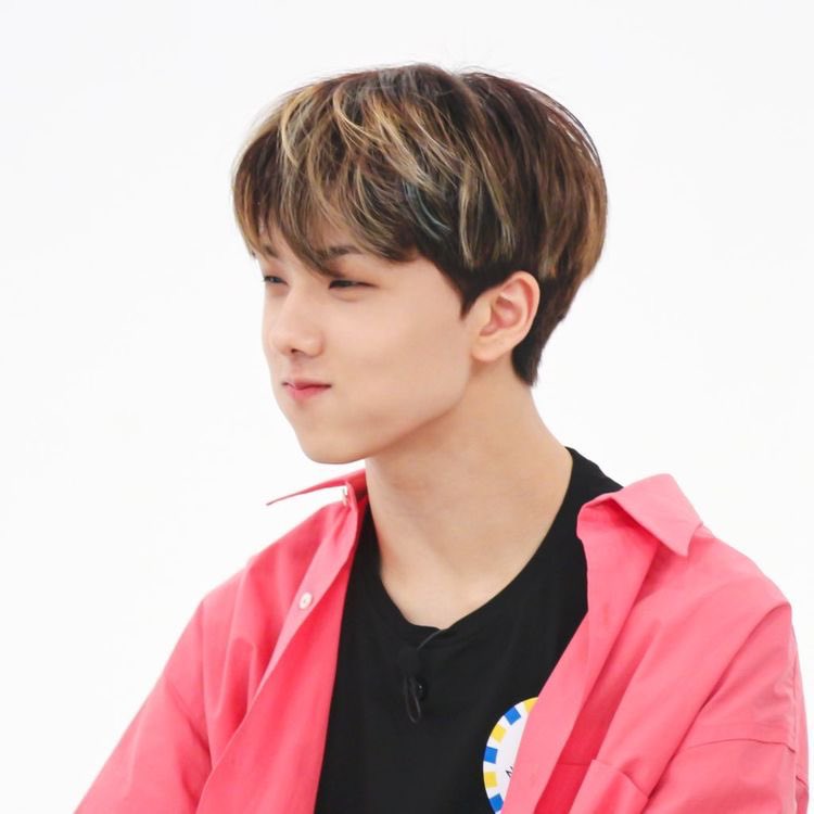 frogisung's tweet photo. when jisung puffs his cheeks out https://t.co/bLALmMl0N8