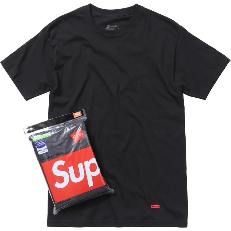 DaNikePlugs's tweet photo. This is my daily fit:
Supreme Hanes tees
Nike basketball shorts (XL in kids size)
Adidas socks (from finishline $20 coupons)
Nike slides https://t.co/0P1DYWledu