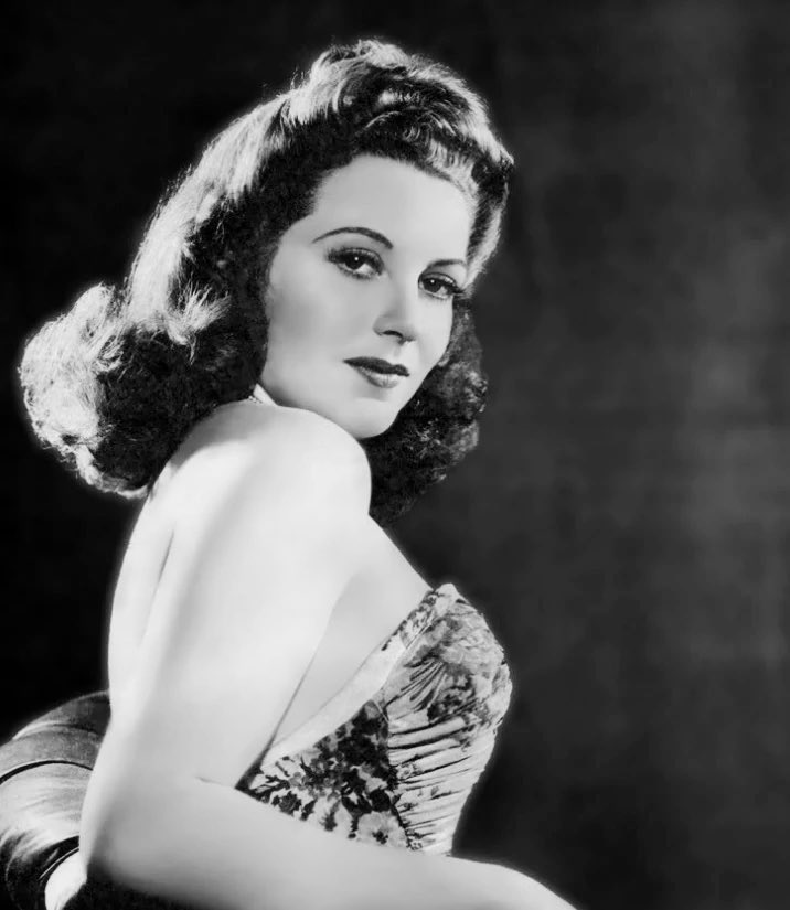 Julie berman. джули адамс фото. Julie actress. Julie actress. жуля килай девушка.