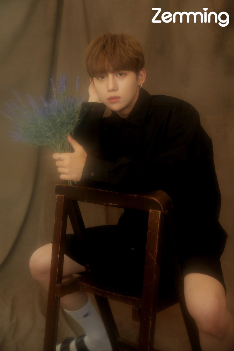zemming2's tweet photo. #재밍 X @DRIPPIN 디지털 화보 B컷 뽀너스🍂

지금이 기회🙌
재밍이 드리핀 화보 B컷을 푸는 법😎

💙화보 𝗕(eautiful)컷💙 관람하실
드리밍분들 전부 여기로 모여 주세요🎈

#마P아 #드리핀 #DRIPPIN
#차준호 #황윤성 #김동윤 #이협 #주창욱 #알렉스 #김민서 #ChaJunHo #HwangYunSeong https://t.co/KrPKH4J6CC