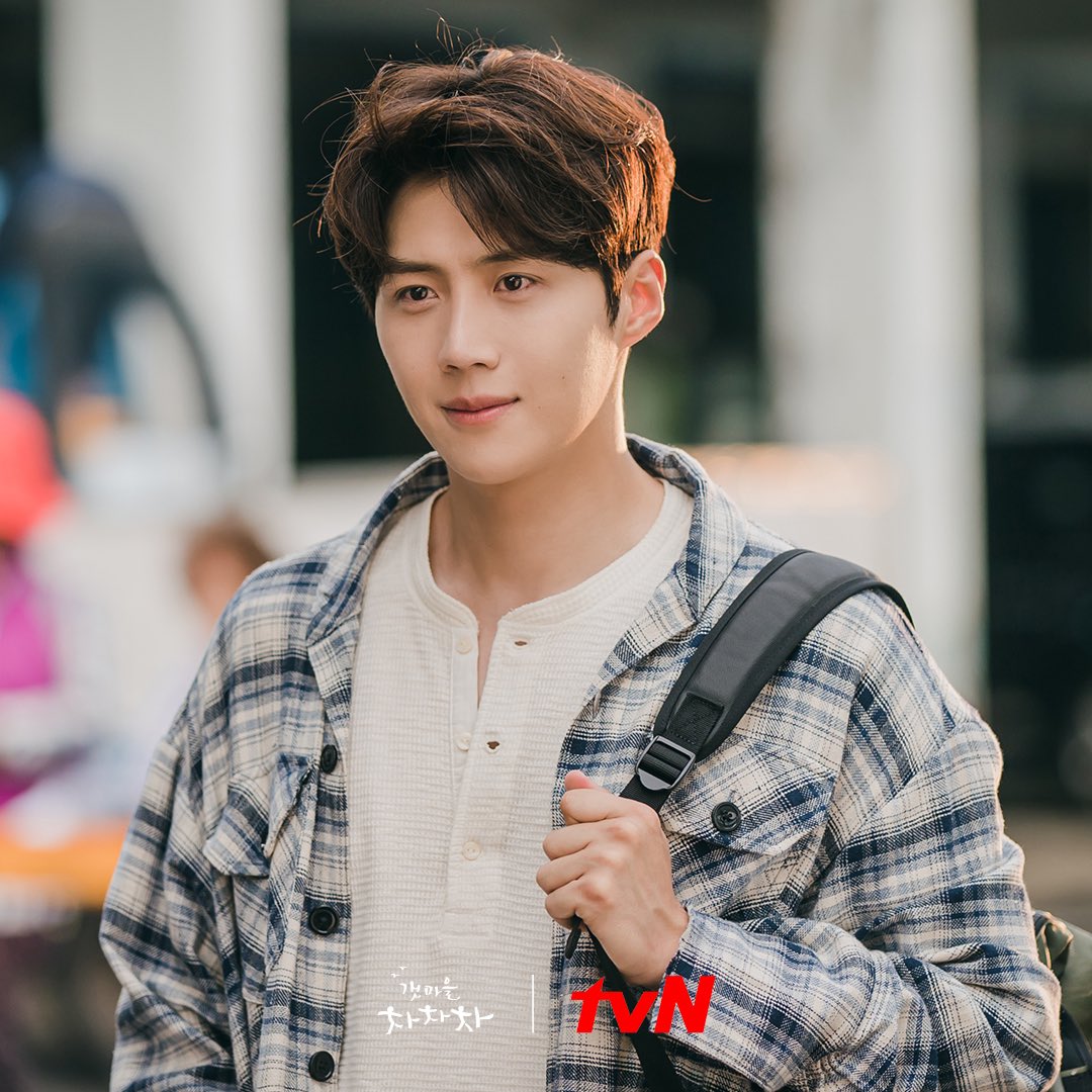 seonhojpeg's tweet photo. #KimSeonHo: HONG DUSIK Still Cuts

#갯마을차차차 #김선호 
#HometownChaChaCha https://t.co/HgiPUhFHcJ