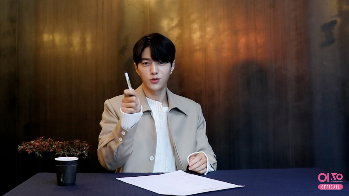 ◽묭묭튜브📽

명수의 신조어 실력은?🤔 | KIM MYUNG SOO | MYONGMYONG TUBE

👉 youtu.be/KGjyp1SwW7A

#김명수 #KIMMYUNGSOO
#묭묭튜브 #MYONGMYONGTUBE
#매니지먼트이상
#management2sang