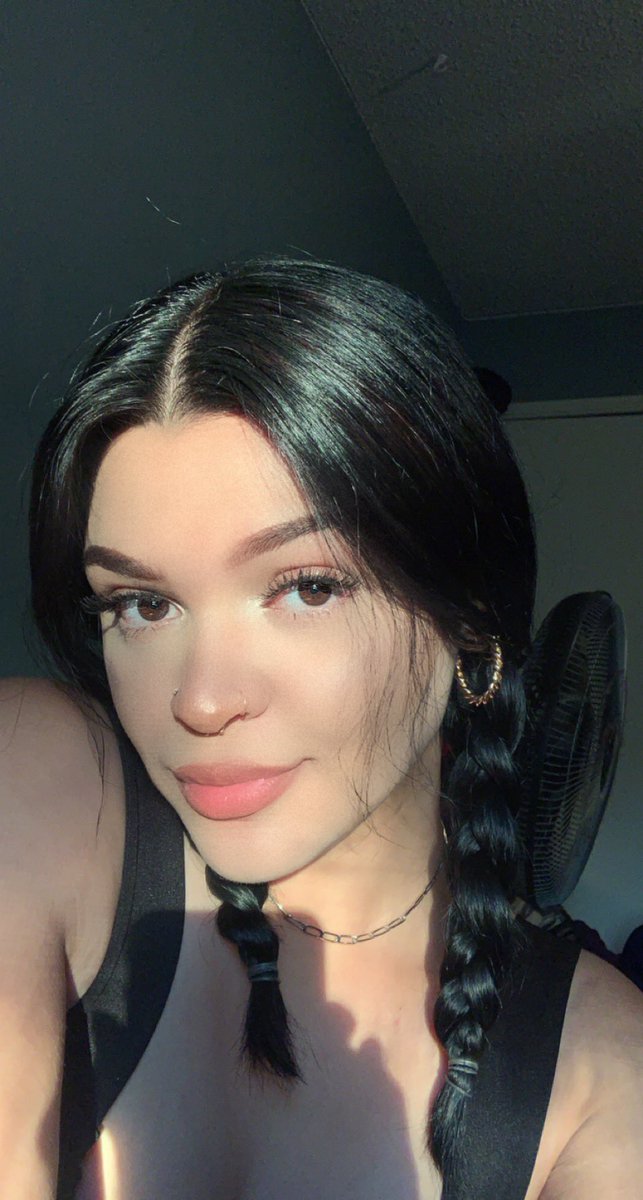 jazlyn_salas's tweet photo. back 2 black 🖤 https://t.co/3bpBOFk8a4