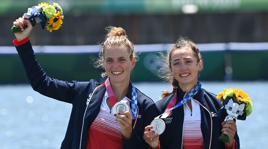 titrespresse's tweet image. (L'express): JO-2020/Aviron: #Bové et #Tarantola en argent, 9e médaille pour la France : Tokyo - Claire Bové et Laura Tarantola ont offert à la France sa neuvième médaille des Jeux olympiques de Tokyo en terminant à la 2e place.. titrespresse.com/32319362102/av…