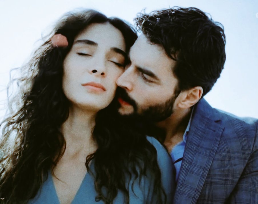 Mi negrito y yo en Telefe. 
ME VA A DAR UN INFARTO 😍😍😍