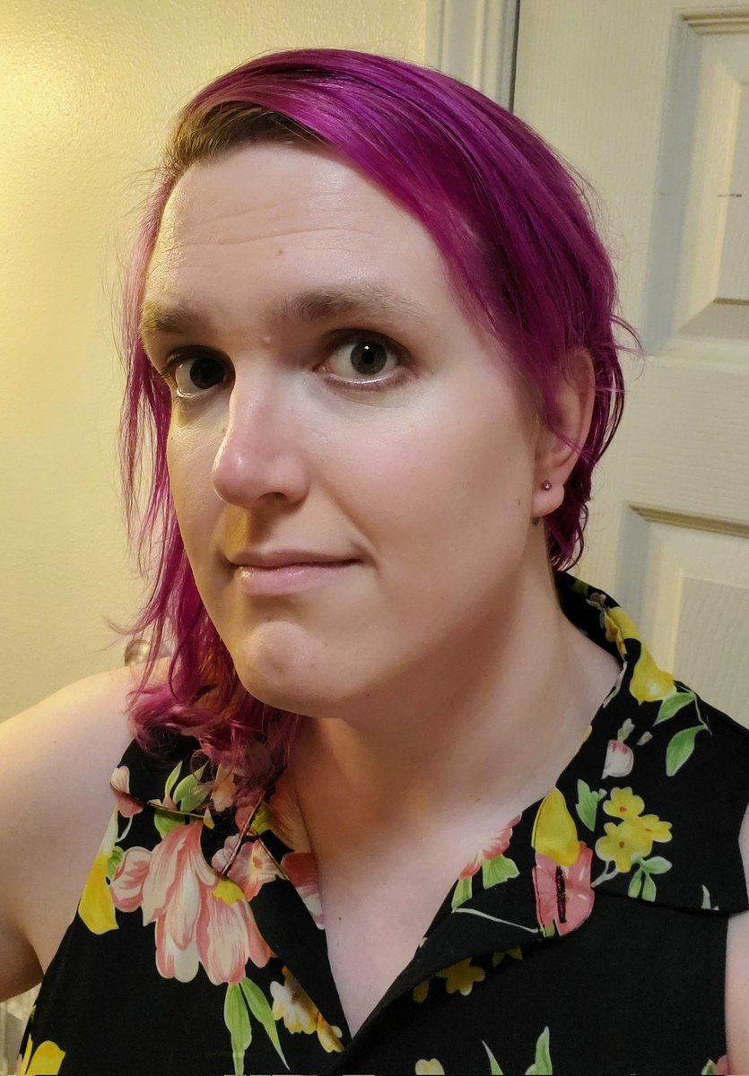 Uh oh it's time for another ✨ bathroom selfie ✨