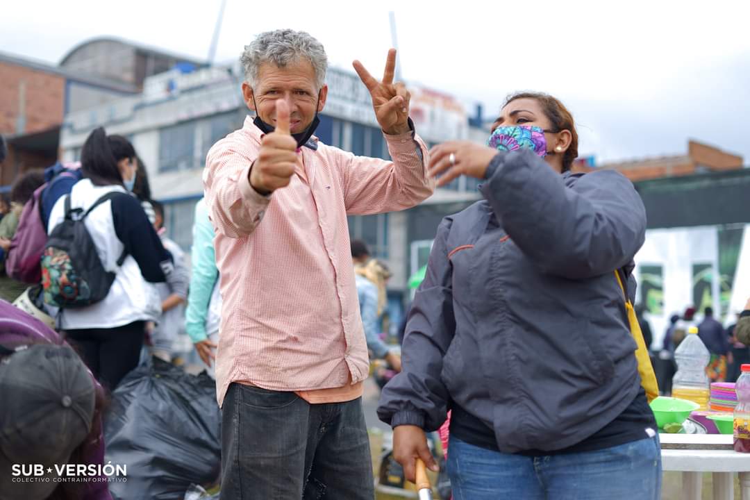 ccsubversion_'s tweet photo. #ParoNacional | #Memoria
El pasado Sábado de 24 Julio se llevó a cabo un homenaje a la vida de Dubán Barros en las cercanías del Portal del Resistencia, específicamente, contiguo al caño en el que apareció asesinado el joven de 17 años.  https://t.co/eAbscltA6Q https://t.co/TEfbXrXlD2