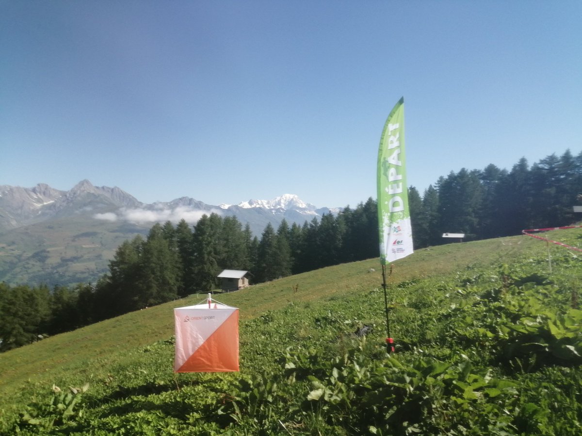 Aujourd'hui débute les  France de Course d'Orientation 2021 La Plagne Tarentaise Savoie  avec le relais par catégorie !!

Le comité de Savoie de course d'orientation et @LaPlagne vous attendent !!
Face au Mont Blanc.

#coursedoriention
#orienteering
#sportnature