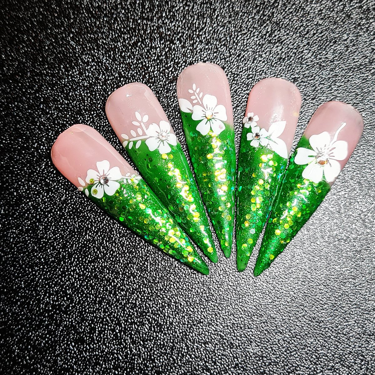 New practice set with Swarovski Crystals. 
#nailsthatsparkle #design #glitter #halogelpolish #westcliffonseanails #smallbusiness #selfemployed #southend #essexnails #swarovski #swarovskinails