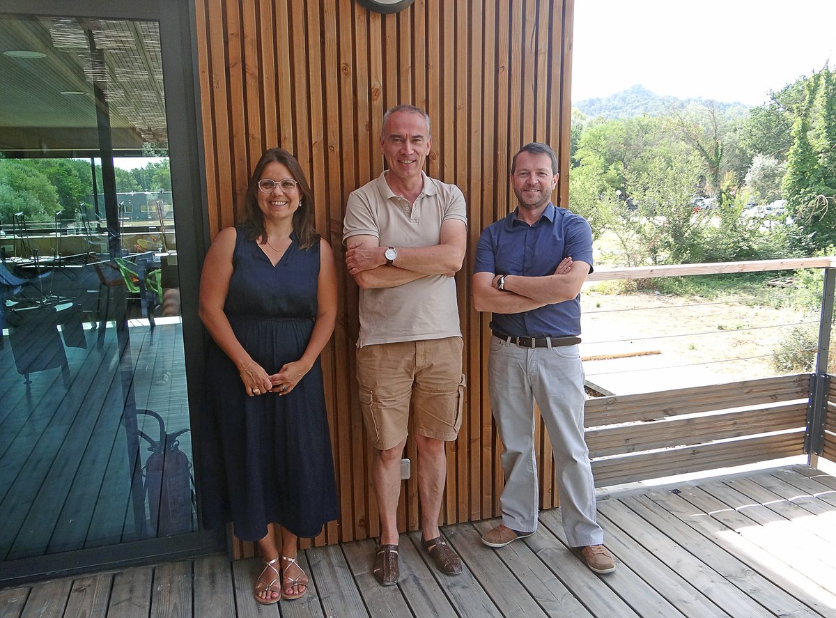 neuroservice's tweet photo. This week, we welcomed in our brand-new facilities Emilie Royere, GM of @PoleEurobiomed  and Emmanuel Le Bouder, Manager of Innovation at @PoleEurobiomed. They discussed strategic ongoing initiatives with our President and CSO Bruno Buisson. https://t.co/m0bJKo0cHr