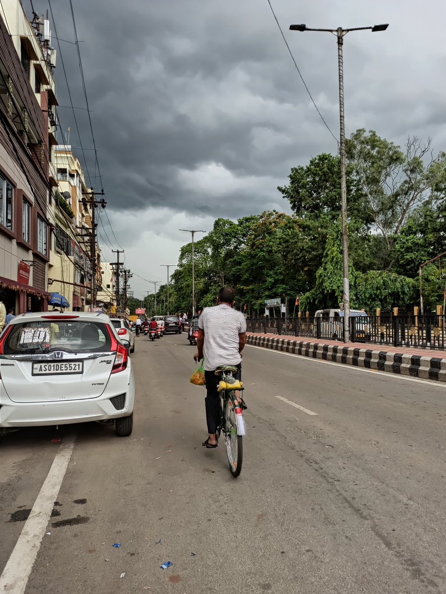 ImNtesh's tweet photo. #assam #Guwahati
Fancy bazar right now
@guwahatiplus @guwahaticity https://t.co/akBya83K6l