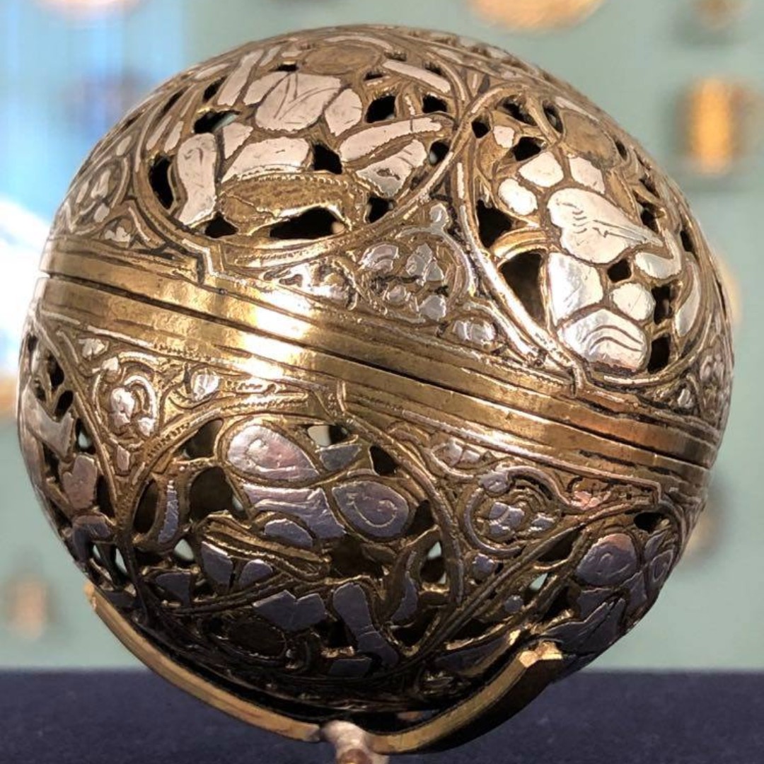 Holburne's tweet photo. Find out more about the amazing display of rare Islamic Metalwork from #TheCourtauld we have on display in this post by our curator https://t.co/N2xwMqGTer Last chance to see - closes 1 August
#myholburne #islamicmetalwork #exhibition #visitbath https://t.co/WDh4IY88f8