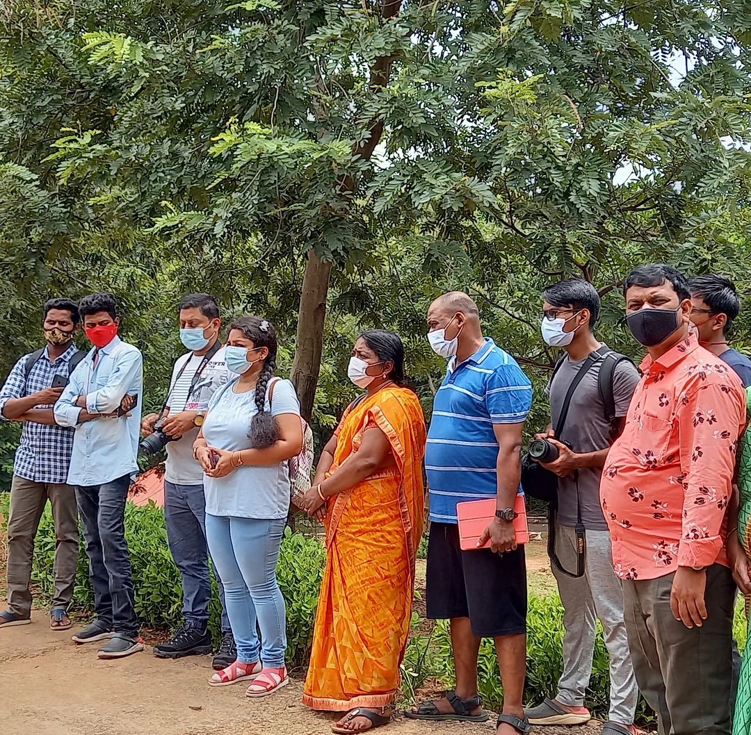 vizagzoo_igzp's tweet photo. Hey guys!
Here we are with our Royal Bengal Tiger keeper, as we celebrate Global Tigers  Day, July 29, 2021.
keeper shared his observations and behaviour of Tigers to the public 🐅🐯 during Animal keeper's Talk session.
#tigerday 
#keeperstalk https://t.co/4qsTz4OMO4