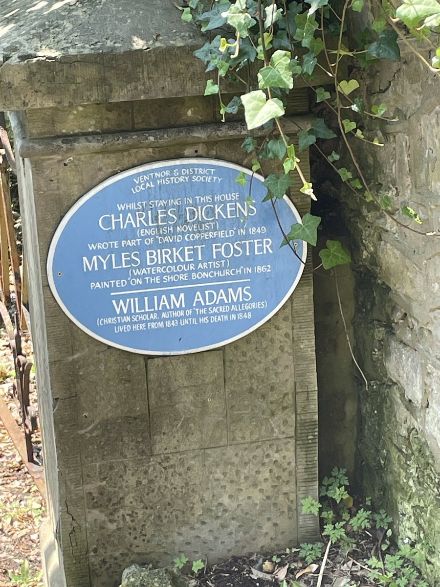jamesnicactor's tweet photo. Sell out shows yesterday for #TheSignalmam @BlueOrangeThtr @vfringe. Great audience reaction. Eerie knowing Dickens himself frequented this church and often visited the village here. Limited tickets for tonight’s shows at 6.00pm and 8.00pm #actorslife #writerslife #fringe https://t.co/TzFcgLpcLP