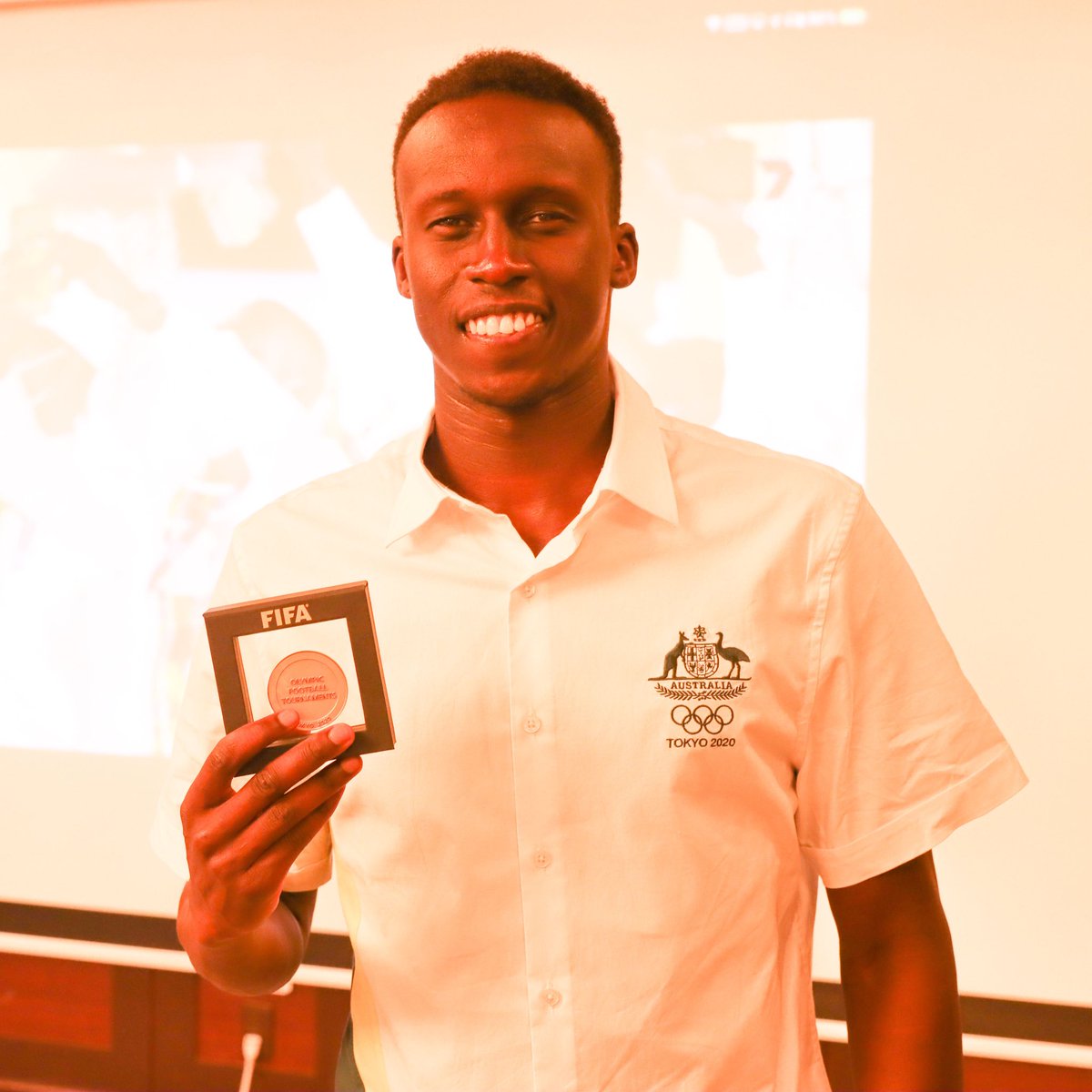 Thomas Deng tweet media