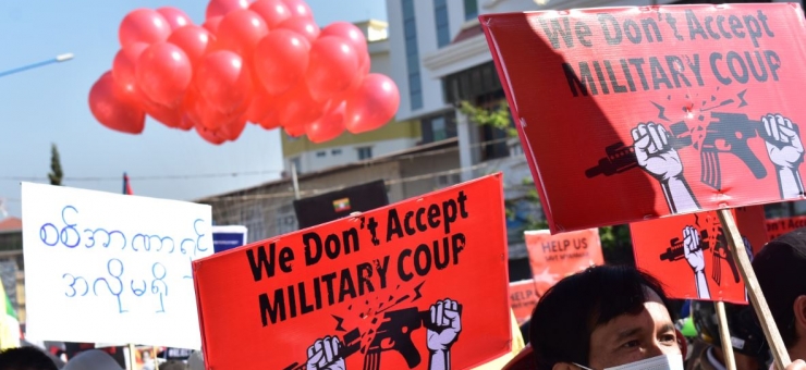 📣 <a href="/uniglobalunion/">UNI Global Union</a>, which represents finance &amp; insurance workers, calls on multinational banks w/ investments linked to #Myanmar military to urgently divest from their shareholdings. Banks incl <a href="/CreditSuisse/">Credit Suisse</a>, <a href="/UBS/">UBS</a>, <a href="/BankofAmerica/">Bank of America</a>, <a href="/Chase/">Chase</a>, <a href="/WellsFargo/">Wells Fargo</a> bit.ly/3jfqBIf