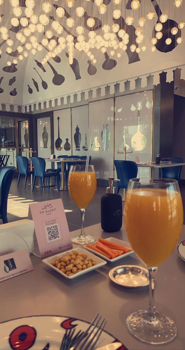 Riyadh_Station's tweet photo. أم شريف / Um sharif 

مطعم انيق بكل ماتعنيه كلمة 'انيق' 😍
من ناحية ديكور المطعم ومن ناحية تعامل الموظفين احترام فوق العادي بصراحه ماشفت زيه بمطعم ثاني🤍جربت فطورهم شي مره حلو من ناحية الطعم وبرضو طريقة التقديم راقية جداً
اللي عنده مناسبة رسميه او طلعه راقية مطعم ام شريف بيشرفه🤤 https://t.co/YtoaWOU9GV