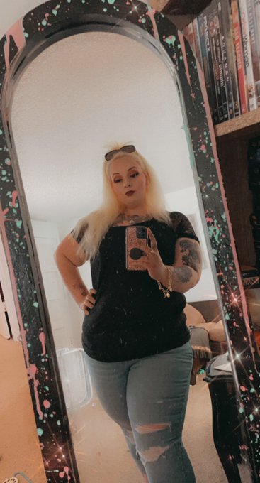 #glowup looking at how far I&rsquo;ve come in less than a year and I am proud of myself. Not where I wanna<a href="/tag/glowup"class="tags">#glowup</a><a href="/tag/weightloss"class="tags"><span>#weightloss</span></a><a href="/tag/onlyfans"class="tags"><span>#onlyfans</span></a>