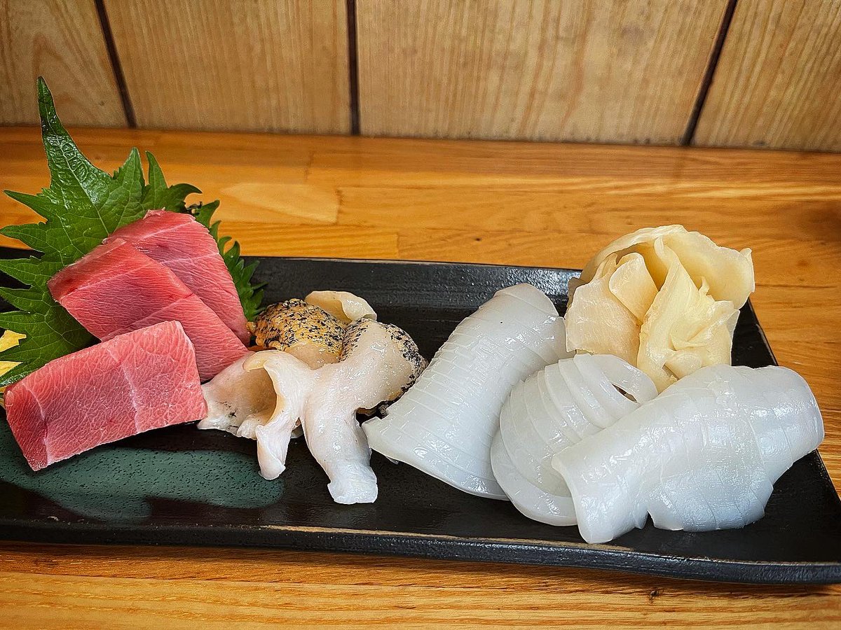 hachi__52's tweet image. 《築地のいつもの店》

色々と美味しかったけど
今回はシンコが最高過ぎ🍣
#しんこ 
#築地ランチ
#〆はデザートのカンピョウワサビ