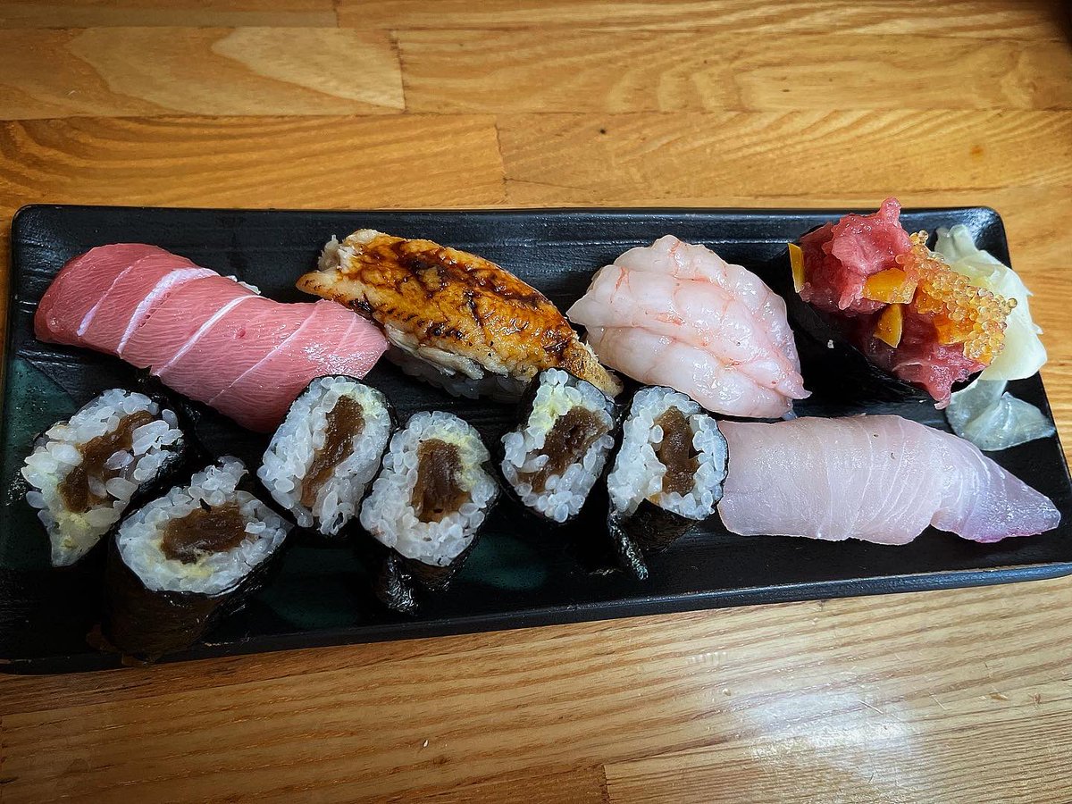 hachi__52's tweet image. 《築地のいつもの店》

色々と美味しかったけど
今回はシンコが最高過ぎ🍣
#しんこ 
#築地ランチ
#〆はデザートのカンピョウワサビ