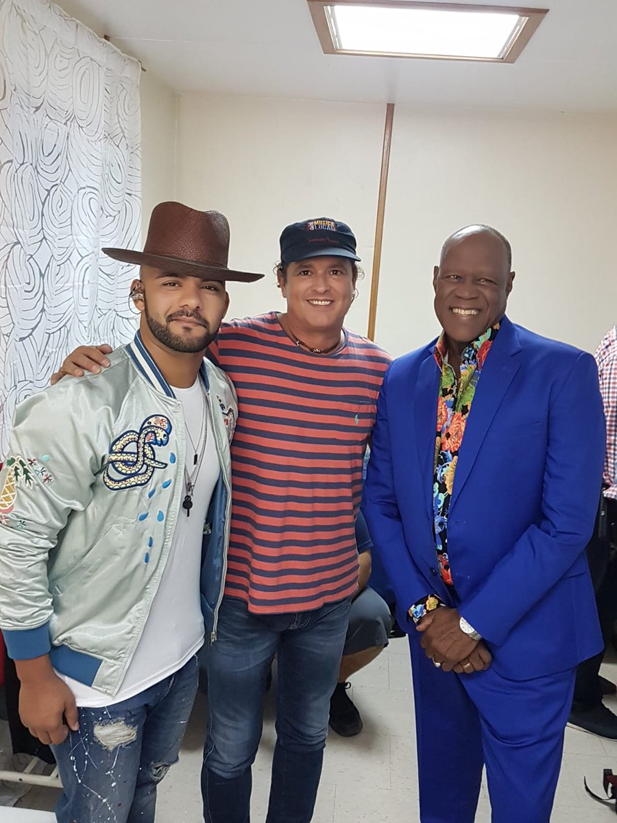 Que dolor llorar a un hombre que era solo sonrisa, no me alcanzan las gracias que tengo para darte por tu voz única, por tu espíritu auténtico y esa sabrosura que llega a alegrar el cielo. ¡Por siempre Johnny!