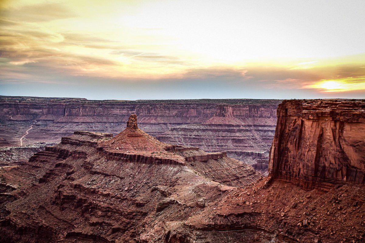 hippietoad52's tweet photo. @_vinpuc Utah &amp; Colorado

Which is your favorite? https://t.co/EFDgZmRIjP