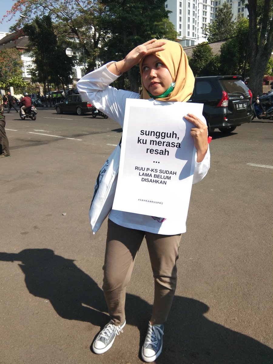ani 🧘♀ (@Aninuryanti3) on Twitter photo 2021-07-29 05:27:02 RUU Penghapusan Kekerasan Seksual ini jalannya panjang banget. Di Indonesia tercinta, dimana perempuan ga ada jaminan aman dari pelaku kekerasan seksual meskipun di lubang cacing sekalipun, RUU ini adalah cahaya.
#koprikawalruupks
#SahkanRUUPKS RUU Penghapusan Kekerasan Seksual ini jalannya panjang banget. Di Indonesia tercinta, dimana perempuan ga ada jaminan aman dari pelaku kekerasan seksual meskipun di lubang cacing sekalipun, RUU ini adalah cahaya.
#koprikawalruupks
#SahkanRUUPKS