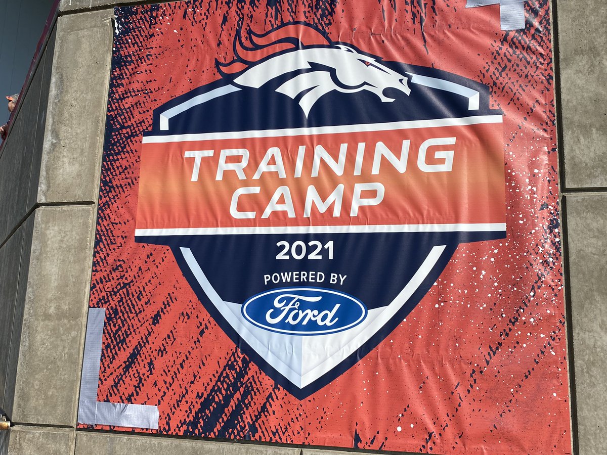 TheGRPro's tweet photo. Training Camp 2021 day 1 is in the books.  It is such a wonderful feeling to have fans back watching us get ready for the season.  Their support is second to none!  #gobroncos #bestfansinthenfl https://t.co/QxLhbqf4xu