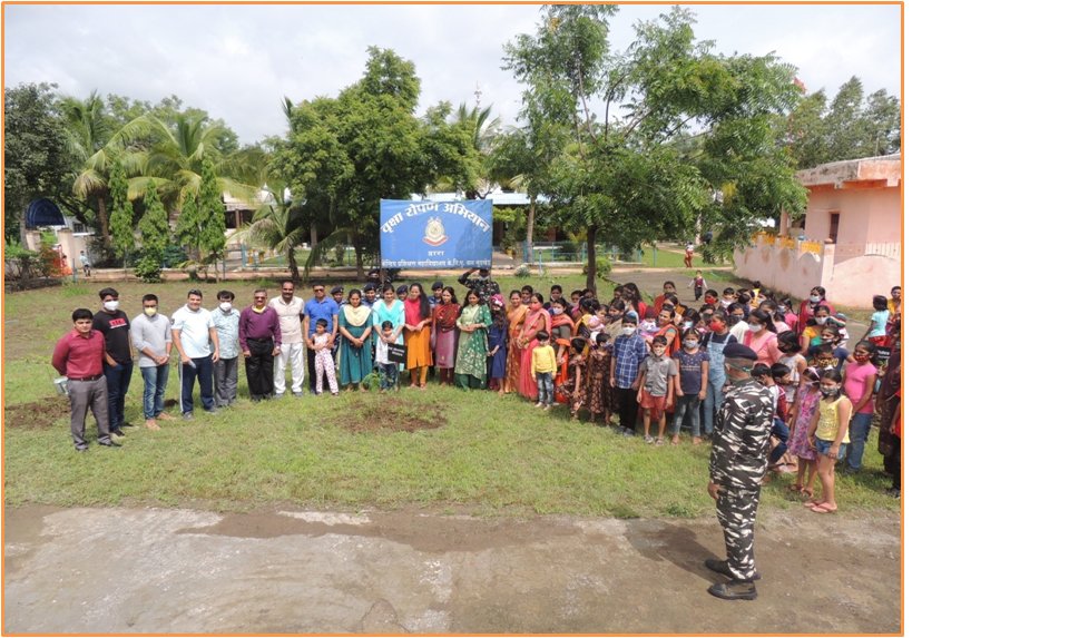 ctccrpfmudkhed's tweet photo. #CRPFGreenBootPrints
#CAPFEcoWarriors
#CAPFGreenWarriors
#PrakritikePehredar
#SaveNatureSaveFuture
#Forest4Future
MEGA PLANTATION DRIVE-2021 BY OFFICERS AND FAMILY MEMBERS OF CTC-3 MUDKHED ON 25/07/2021 https://t.co/6f9yROU7k2