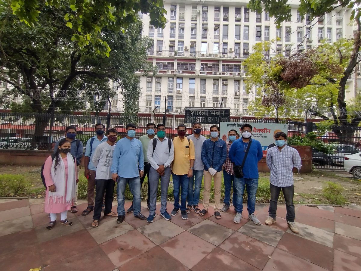 Its_SRRS's tweet photo. Minister Inside, Students Outside and no appointment is given.
 #Justice4IntegratedBEd_MEd
@dpradhanbjp 
@Annapurna4BJP
@Drsubhassarkar
@RanjanRajkuma11 @EduMinOfIndia
@PMOIndia 
@TheLallantop
@AMISHDEVGAN
@DainikBhaskar
@manojkjhadu 
@cbseindia29
@aajtak
@ravishndtv
@ABPNews https://t.co/OU3OLdjQpb