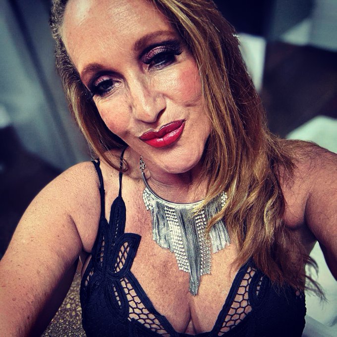 Please come to Vegas, baby!!!  I would love to spend some quality time with you!!!😘😻😘😻  "DM me if you<a href="/tag/footfet%C4%B1sh"class="tags"><span>#footfetısh</span></a><a href="/tag/sexytattoofeet"class="tags"><span>#sexytattoofeet</span></a><a href="/tag/hottattoodredhea"class="tags"><span>#hottattoodredhea</span></a>