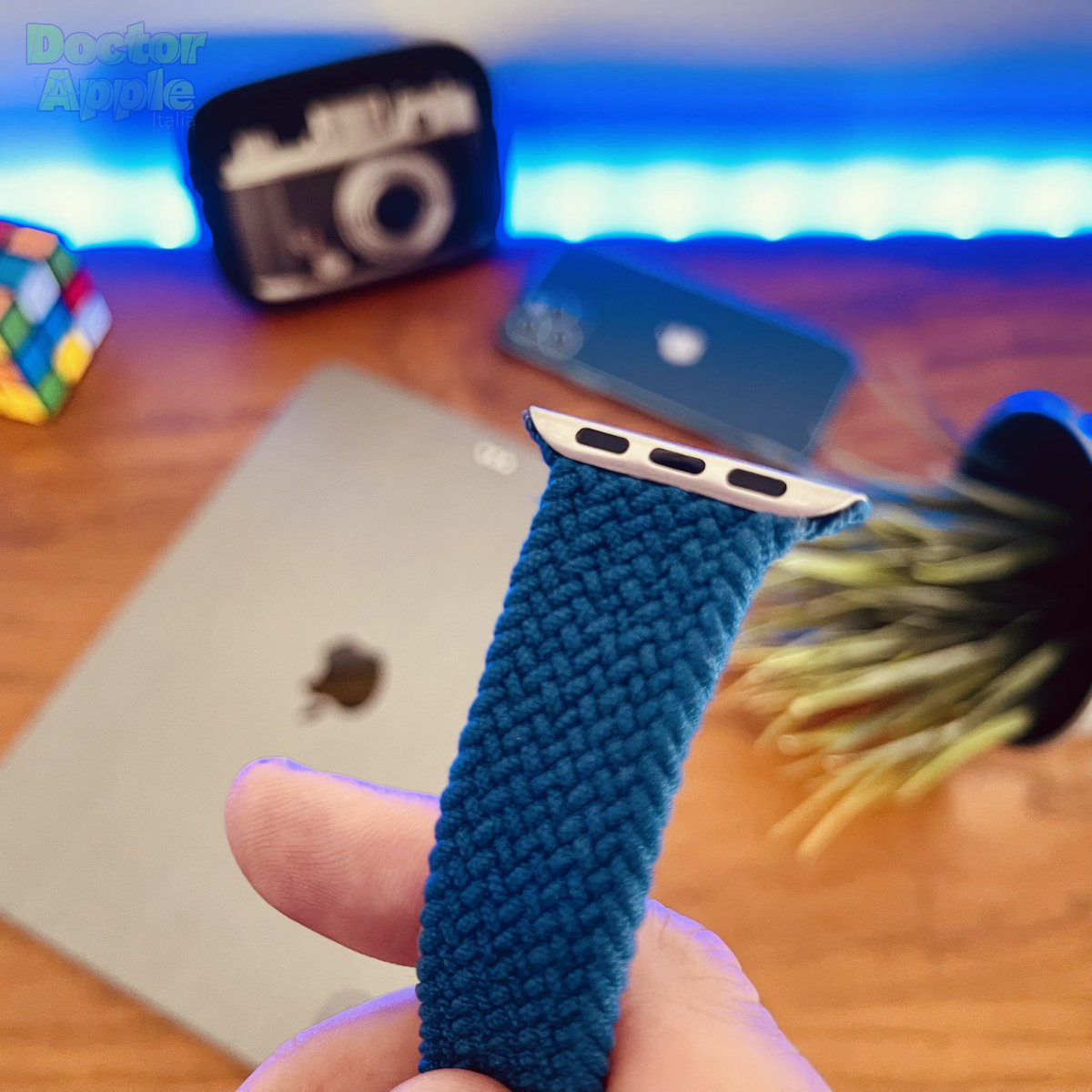 doctorappleita's tweet photo. Solo Loop Intrecciato di Apple? No! Helsinki di Lucid Bands! Costa 1/3 ed è ben realizzato. Disponibile in diversi colori e 4 misure (XS,S,M,L) il mio è una M.
.
➡️ Info: https://t.co/IRZeZwtBjn
.
.
#️⃣ #helsinki #lucidbands #sololoop #sololoopintrecciato #applewatch https://t.co/O5LSj5dwje