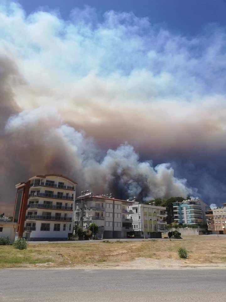 KONGEDorg's tweet photo. Çok üzgünüz😢 Söyleyecek söz bile bulamıyoruz.Manavgat yanıyor, yakılıyor.Yangında hayatını kaybeden vatandaşımıza rahmet diliyor,etkilenen tüm canlılara geçmiş olsun diyoruz.Sizler için elimizden gelen ne varsa yapmaya hazırız,yanınızdayız. #manavgatyangin #Manavgat #bendevarım https://t.co/8DyRrEiyTO