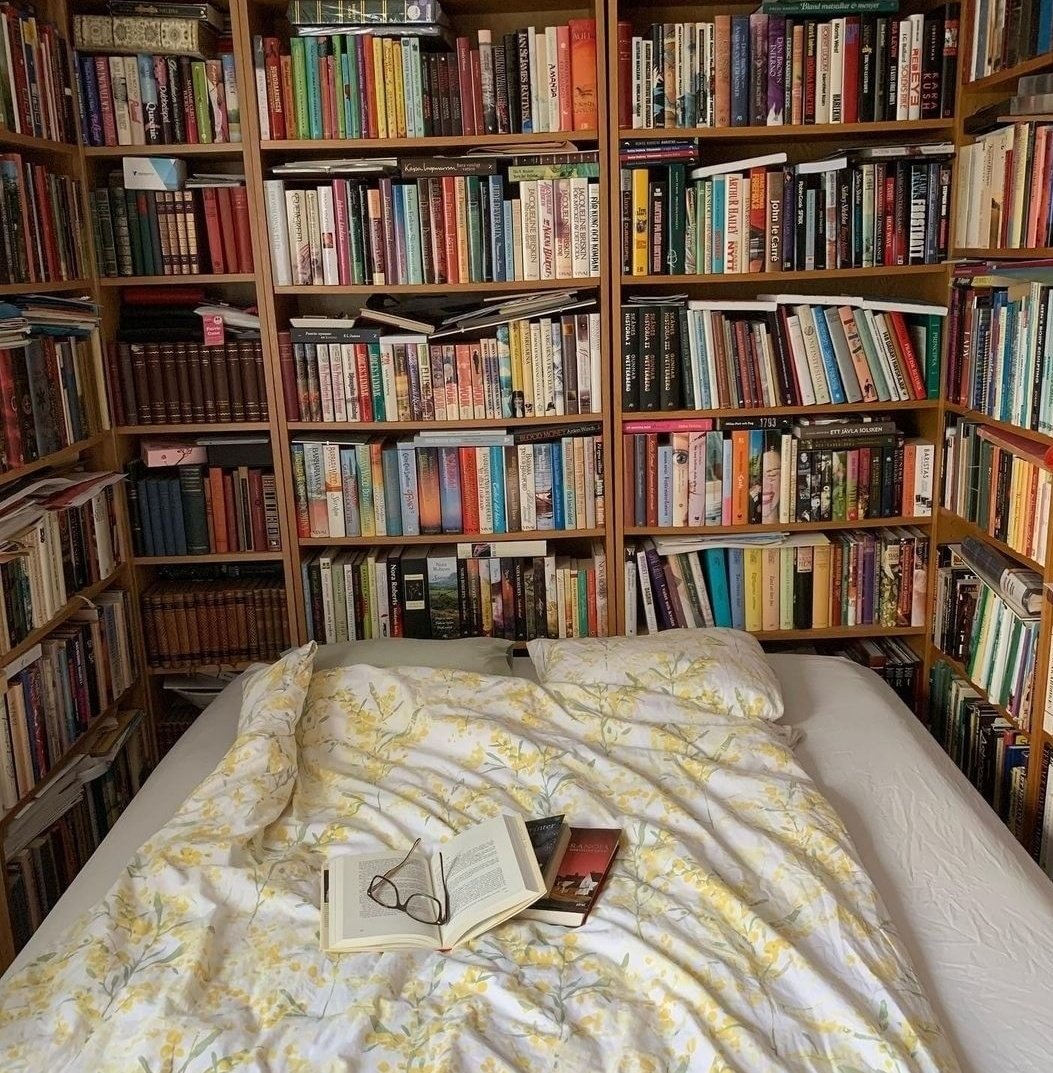 Çok kitap okuma, iyi bir kitabı çok oku..
Dücane Cündioğlu