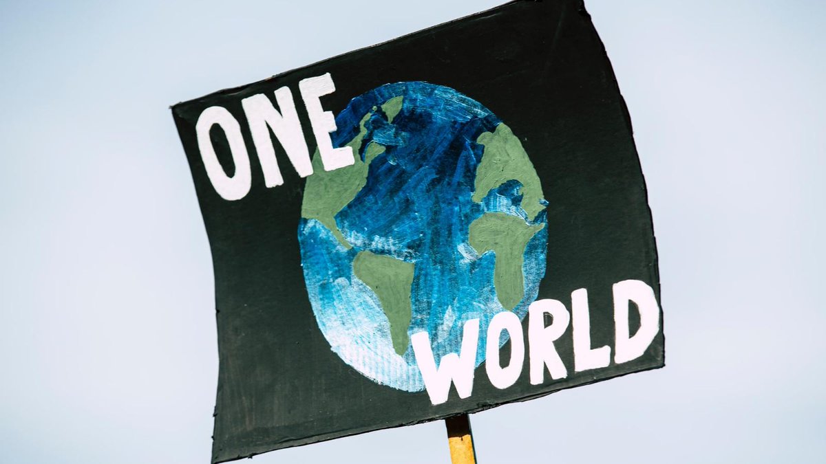BoellStiftung's tweet photo. Es ist mal wieder #EarthOvershootDay: heute haben wir die natürlichen Ressourcen aufgebraucht, die uns 2021 zur Verfügung standen, und leben nun auf Pump. Der Tag zeigt die Notwendigkeit, Klimaschutz umzusetzen, um #Klimakrise und globale Ungerechtigkeit einzugrenzen.#MoveTheDate https://t.co/cZwjyZCGtw