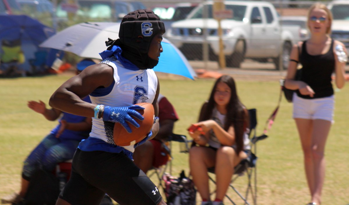 Recruiting Page updated at arizonavarsity.rivals.com/news/gridiron-… with offers for 27 players since Saturday plus 3 commitments.  Another Chandler Wolf will head to Iowa State and NAU picks up its first 2 in-state commits.