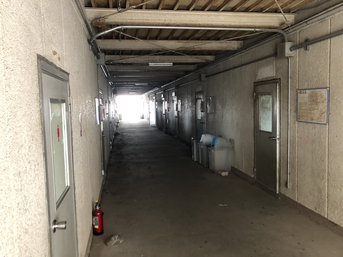 kusomazimen's tweet photo. 今は使われてない校舎なんだけど、
廃墟ってなんかよくね https://t.co/rANHyAO0ua