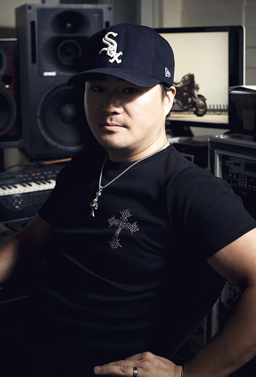 KoreanUpdates's tweet photo. SM producer #YooYoungJin named as one of the best producer of 21st century by Billboard.

He pick #SuperJunior 'Sorry Sorry' as his representative work and #RedVelvet 'Butterfly' as hidden masterpiece https://t.co/1kmKQpFo86 #KoreanUpdates VF https://t.co/8jDUhOf4z5