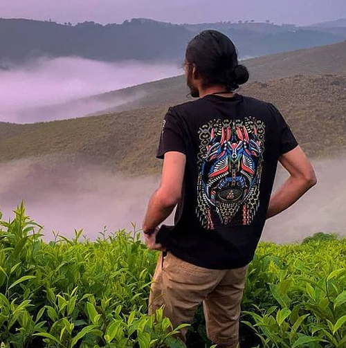 RycheArt's tweet photo. I think last few pieces left of 'Cebarus' over at #Ultratribe. Available on Hoodies and Tees online and at Xlr8/Parvati if you're in Goa.
https://t.co/SJyeflNMtO
https://t.co/SHaL02SIAO
#digitalart #psywear #nftcommunity #darkart #psychedelicart #visionaryart https://t.co/rhtCcGNE5r