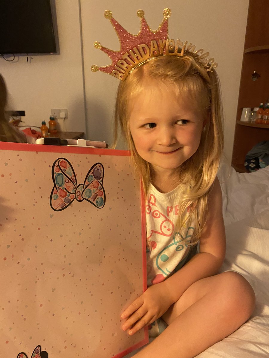 @SouthfieldNK <a href="/SouthfieldFS/">Mr.F @ Southfield</a> Violet had a great birthday London soo followed by tea <a href="/RainforestCafe/">Rainforest Cafe, London</a>