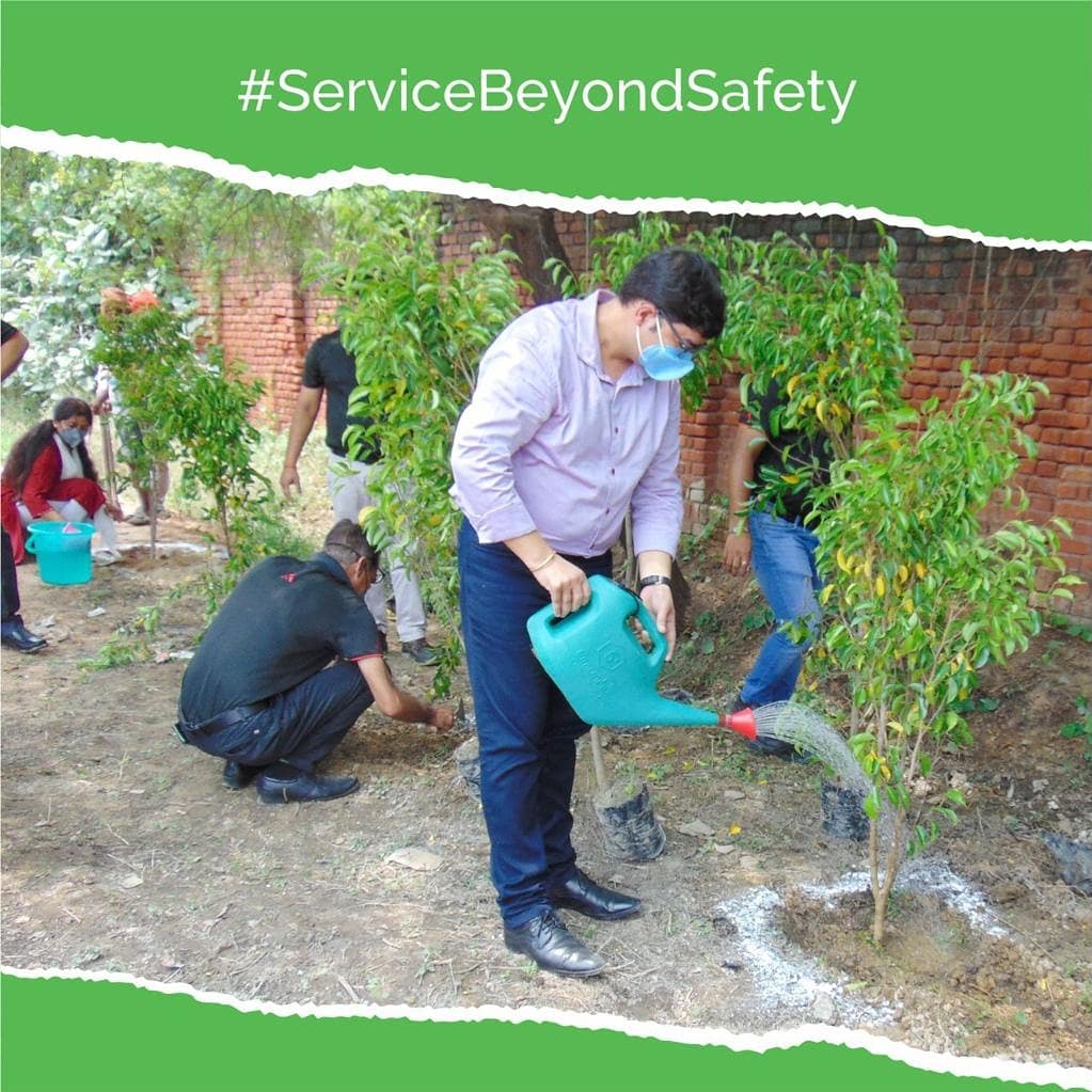karam_india's tweet photo. KARAM Safety, under our banner KOSHISH, organized a tree plantation drive on 26th July, 2021 at Green Belt Area, Lucknow in association with UPSIDC and Pollution Control Board. @LkoUpsidc @CPCB_OFFICIAL
@UPGovt #ServiceBeyondSafety #SafetyRedefined #KOSHISHForAChange https://t.co/bxYhDEQEmG