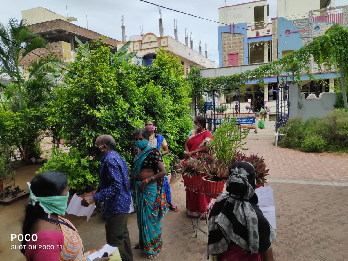 DMHO_Rajanna's tweet photo. @PavanKumar_1928 @Collector_RSL @PavanKumar_1928 garu, with help of @SHO_VWD_RSLA and Medical &amp; Health department staff we have streamlined the citizens and vaccinated eligible citizens. https://t.co/I82XHzW4Np