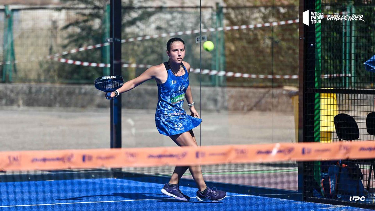 Siuxpadel_es's tweet photo. 𝐎𝐂𝐓𝐀𝐕𝐎𝐒 ⚡ @aitanapadel abrirá la jornada de hoy a las 9 en este #wptlermachallenger🤴 En el 2º turno jugará @francisco_gil96 y en el 3º, @luchocapra 🔥 Por la tarde, a las 17:30 juega @alvarocepero y en el 3º turno, @victor00ruiz y @teo_zp 🤩 ¡Vamos, team! 🍀

#Siux https://t.co/g05p2HjTRX